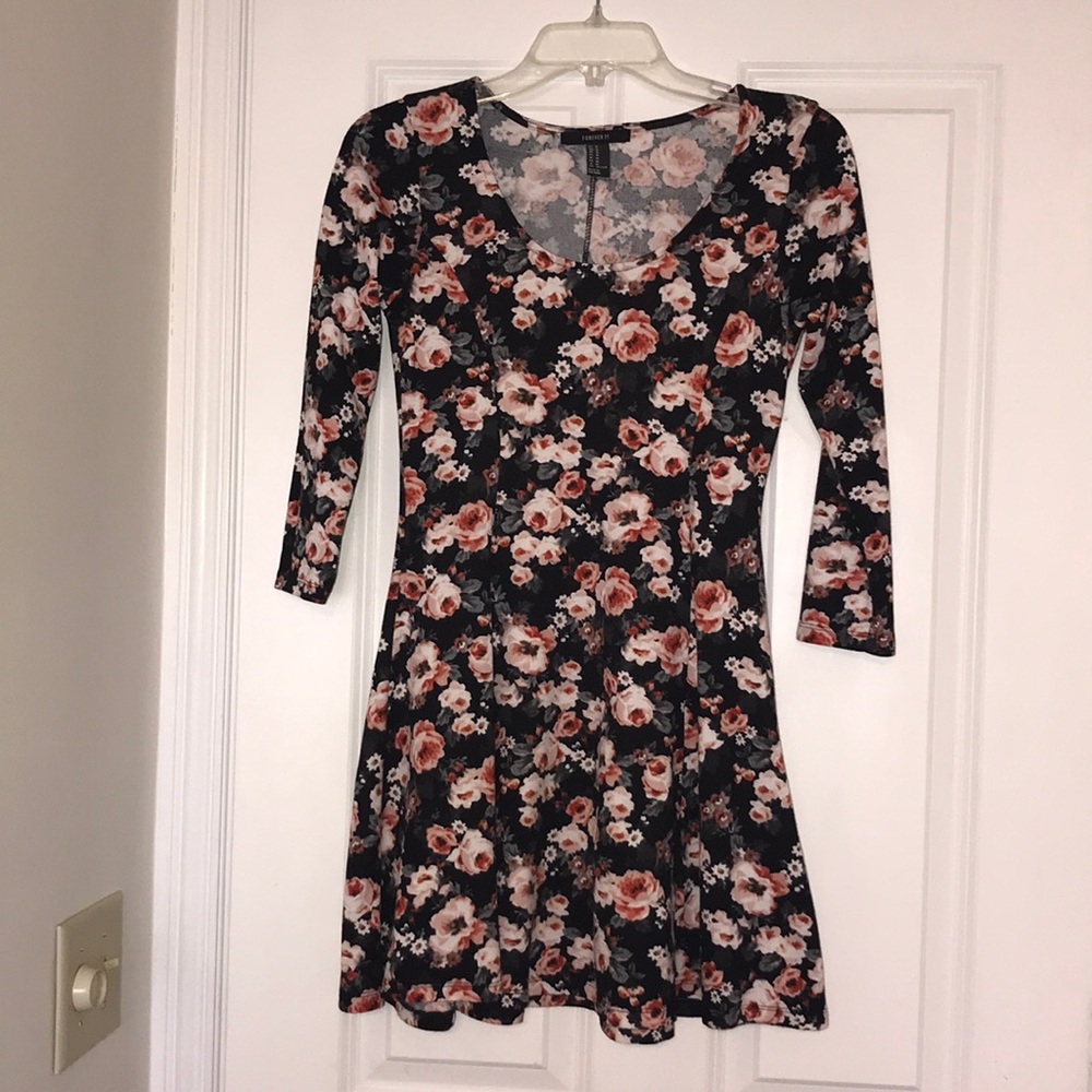 Forever 21 floral dress 💕